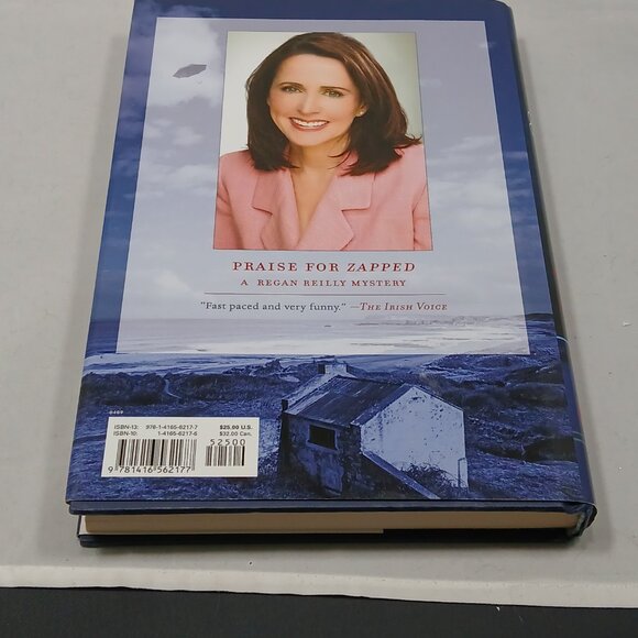 Cursed by Carol Higgins Clark Hardcover First Edition 2009 - Picture 3 of 3